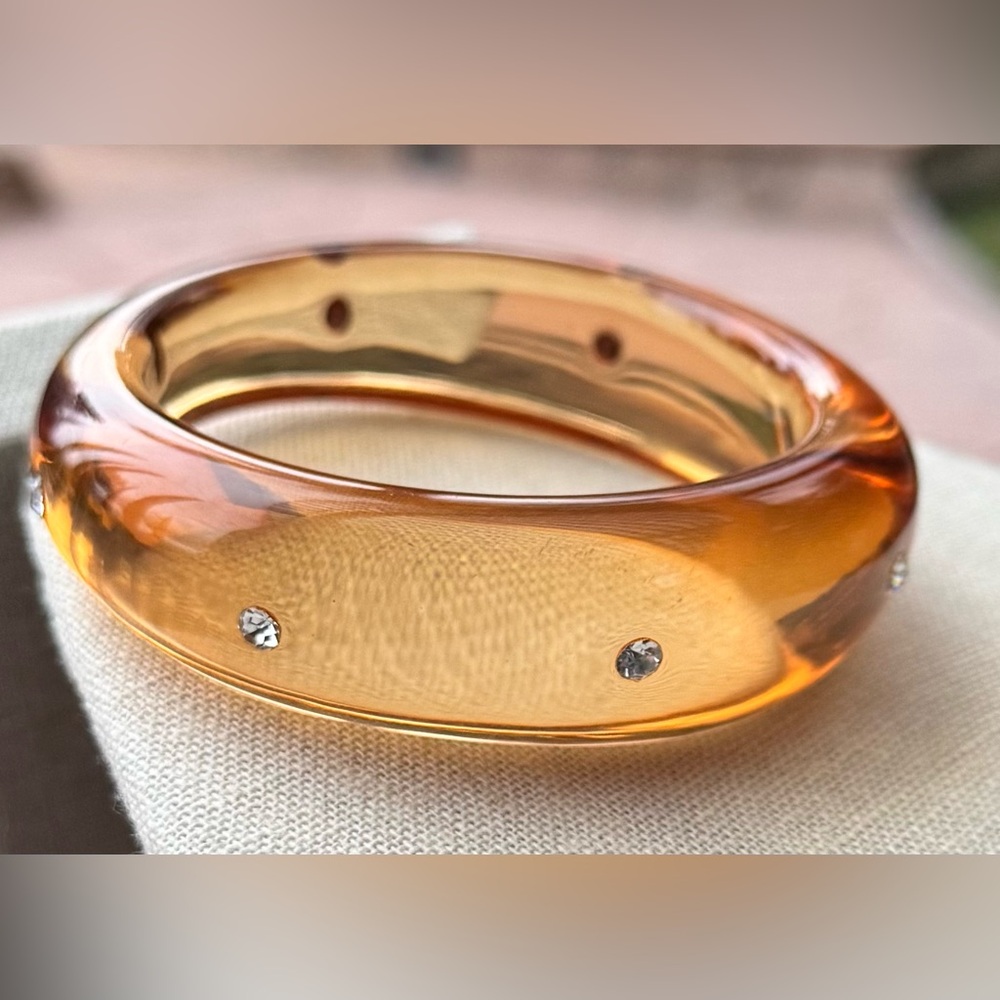 ✨ Vintage Amber Lucite Rhinestone Bangle Bracelet